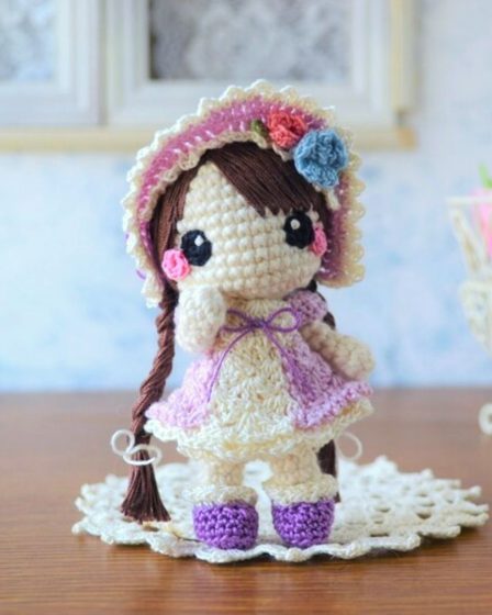 24 - Bonequinha Delicada Amigurumi