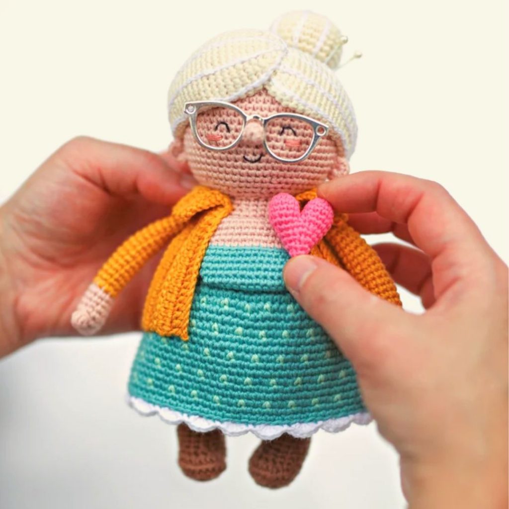 101 - Senhorinha de Croche - Amigurumi