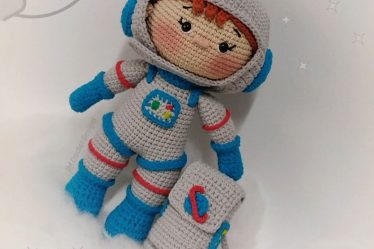 132 - Astronauta de amigurumi - Astronauta de crochê